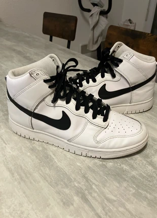 Nike Dunk High White Black, marque: Nike, état: Très bon état, taille: 44, 50,00 €, 53,20 € Protection acheteurs incluse