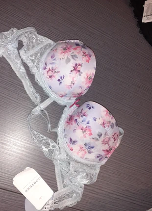 Soutien gorge neuf, marque: Gorteks, état: Neuf avec étiquette, taille: 90B, 8,00 €, 9,10 € Protection acheteurs incluse