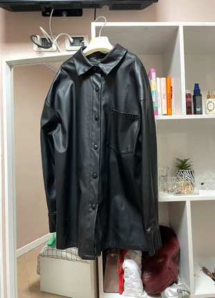 🖤 Giacca lunga in ecopelle nera Shein – taglia S, marca: Shein, estado: Novo sem etiquetas, tamanho: S / 36 / 8, €6.00, €7.00 inclui Proteção do Comprador