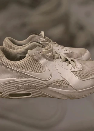 air max en très bonne état taille 37,5, marke: Nike, zustand: Sehr gut, größe: 37.5, 20,00 €, 21,70 € inklusive Vinted-Käuferschutz