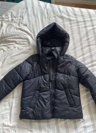 Manteau noir matelassé à capuche, brand: Vero Moda, condition: New without tags, size: XS / 34 / 6, €15.00, €16.45 includes Buyer Protection