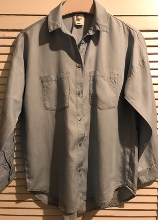 Chemise ample H&M denim , marke: H&M, zustand: Sehr gut, größe: XS / 34 / 6, 4,00 €, 4,90 € inklusive Vinted-Käuferschutz