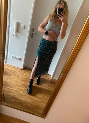 Sommerrock mit Schlitz, merk: BZB, staat: Heel goed, maat: M / 38 / 10, € 12,00, € 13,30 inclusief Kopersbescherming