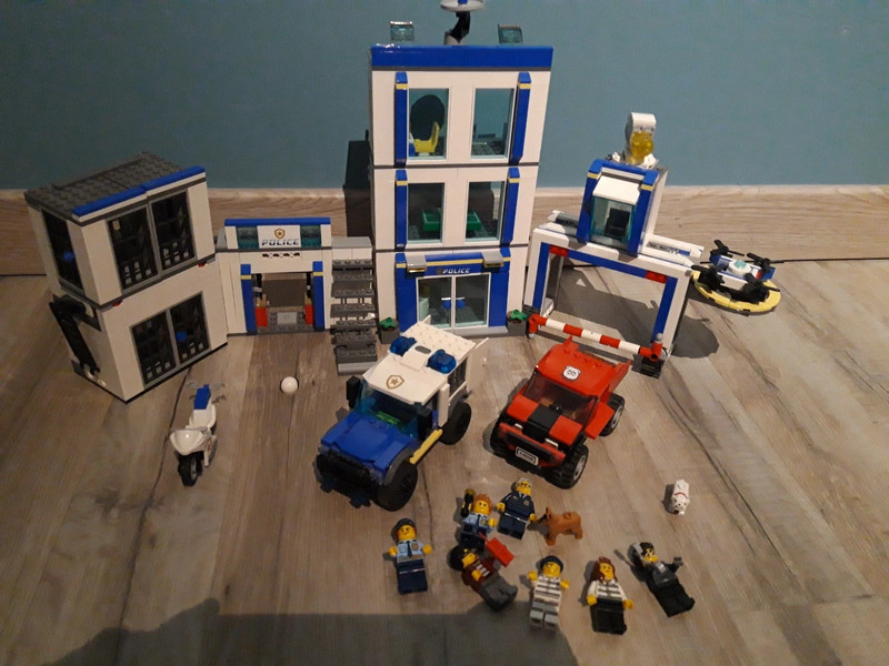 Lego city le commissariat de police