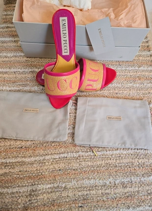 Sandali Emilio Pucci taglia 35 Donna Nuovi e mai utilizzati, marke: PUCCI, zustand: Neu, mit Etikett, größe: 35, 108,00 €, 114,10 € inklusive Vinted-Käuferschutz