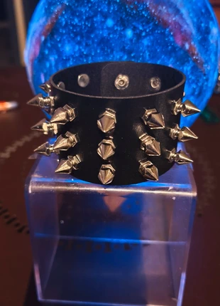 Bracelet petit pointe carré a la base 03 ligne s, marke: Punk, zustand: Neu, 5,50 €, 6,48 € inklusive Vinted-Käuferschutz