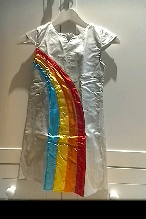 Opschudding houding hart Regenboog kleedje van K3 - Vinted