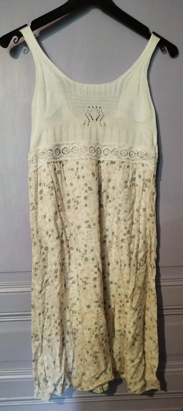 Robe blanche à petites fleurs Taille 34/36 / S 1