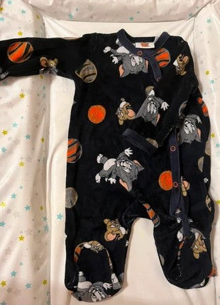 Tom and Jerry printed velvet boys sleepsuit size 3-6 months, brand: NO LABEL, condition: Very good, size: 3-6 months / 62 cm, £1.50, £1.92 includes Buyer Protection