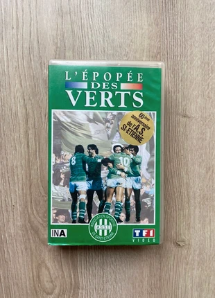 AS Saint-Étienne l'épopée des verts ASSE cassette vidéo vhs vintage football collection, staat: Goed, € 2,90, € 3,75 inclusief Kopersbescherming