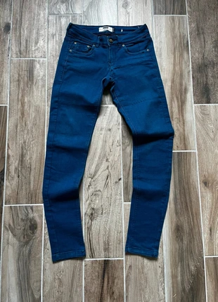 Jean slim Bershka bleu foncé 36, marque: Bershka, état: Très bon état, taille: S / 36 / 8, 9,99 €, 11,19 € Protection acheteurs incluse
