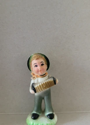 Vintage plastic figuurtje trekharmonica muzikant made in Hong Kong, merk: Hong Kong, staat: Heel goed, maat: Universeel, € 3,00, € 3,85 inclusief Kopersbescherming