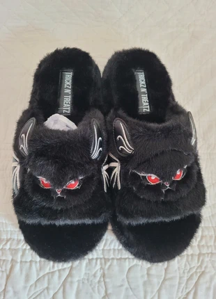 Dollskill Fang Bat Slippers taille 39 , neuves., marque: Dolls Kill, état: Neuf avec étiquette, taille: 39, 25,00 €, 26,95 € Protection acheteurs incluse