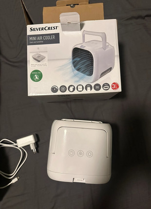 Mini air koeler ( met water) elektrisch, brand: Silvercrest, condizioni: Nuovo senza cartellino, €6.00, €7.00 include la Protezione acquisti