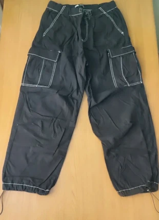 👖 Cargo Neri Zara Carpeenteer – Cuciture Bianche., marque: Zara, état: Très bon état, taille: M, 8,00 €, 9,10 € Protection acheteurs incluse