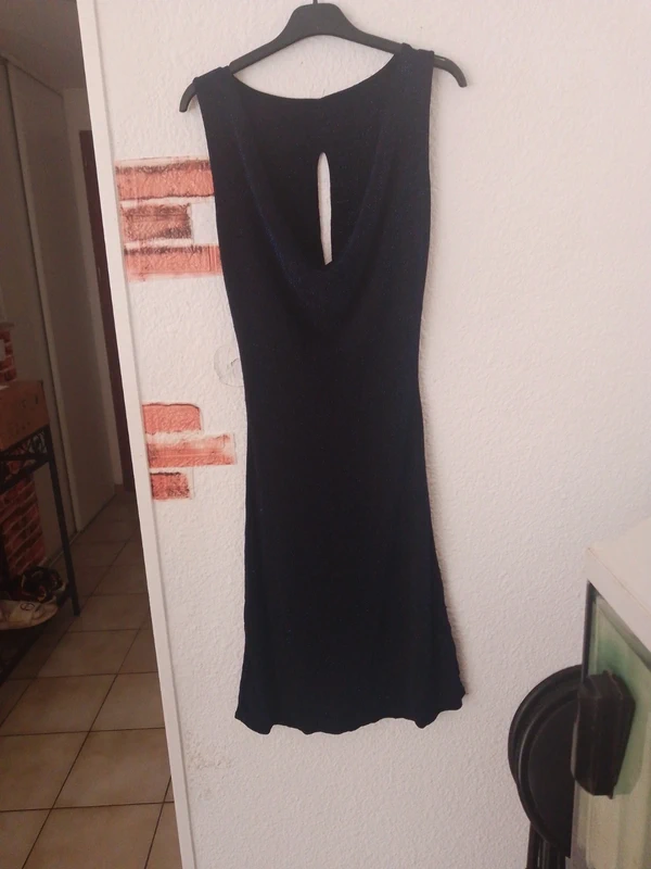 Robe pailletée bleu nuit dos nu