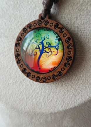 Collier pendentif femme tendance fashion bois, marque: Fashion, état: Neuf sans étiquette, 5,00 €, 5,95 € Protection acheteurs (Pro) incluse