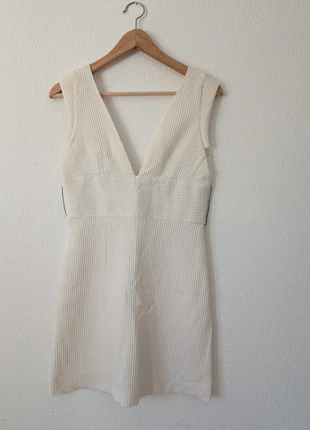 Robe courte doublée écrue décolletée Zara, marca: Zara, estado: Muito bom, tamanho: M / 38 / 10, €5.00, €5.95 inclui Proteção do Comprador