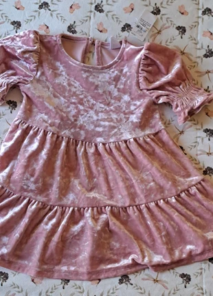 Vestido em veludo rosa 18-24 meses Gap NOVO, marca: GAP, estado: Novo com etiquetas, tamanho: 18-24 meses / 86 cm, €39.90, €42.60 inclui Proteção do Comprador