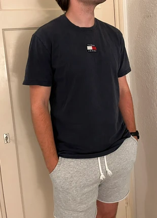 T-shirt Tommy Hilfiger, merk: Tommy Hilfiger, staat: Heel goed, maat: L, € 10,00, € 11,20 inclusief Kopersbescherming