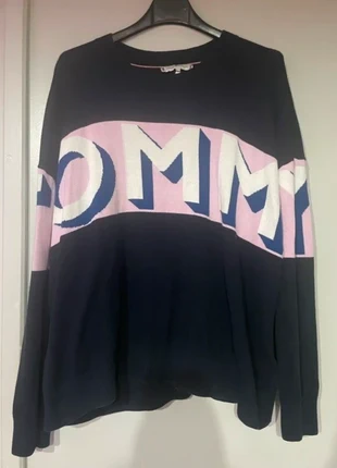 Sweat Tommy Hilfiger taille M bleu et rose vintage, brand: Tommy Hilfiger, condition: Very good, size: M / 38 / 10, €15.00, €16.45 includes Buyer Protection