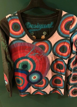 Haut Desigual, marque: Desigual, état: Bon état, taille: M / 38 / 10, 10,00 €, 11,20 € Protection acheteurs incluse