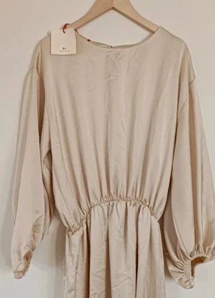 Robe beige Acolytes Paris neuve avec étiquette – Taille unique, marque: acolytes, état: Neuf avec étiquette, taille: Taille unique, 25,00 €, 26,95 € Protection acheteurs incluse