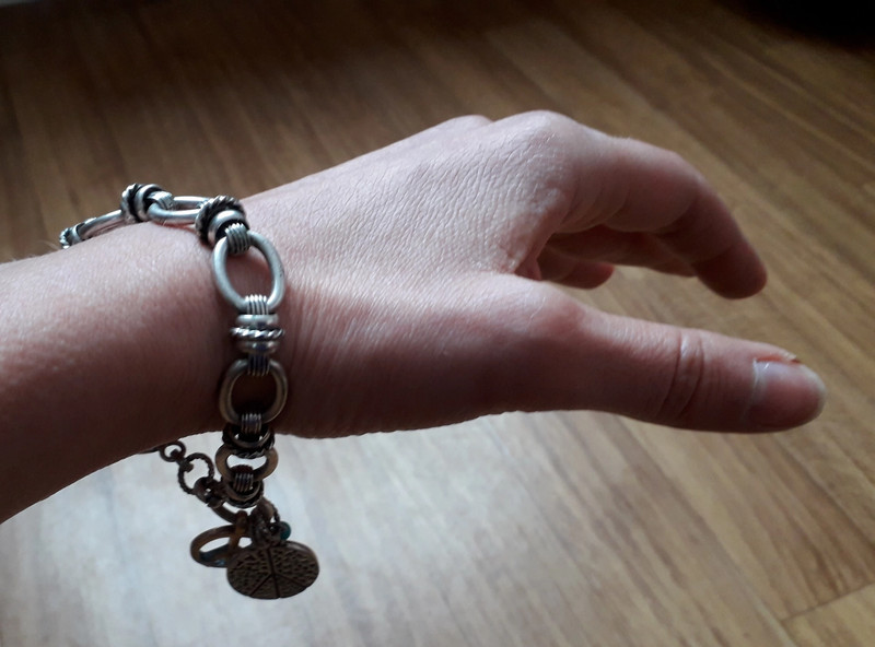 Lucky brand 2025 peace bracelet