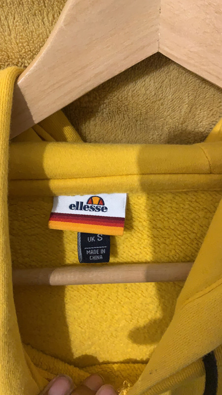 Pull 2024 ellesse jaune