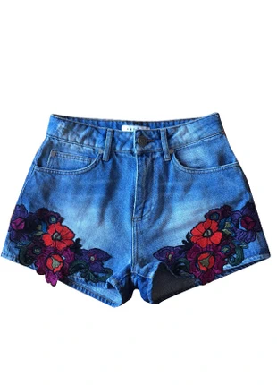 Short Sandro brodé à fleurs taille 36, marke: Sandro, zustand: Neu, größe: S / 36 / 8, 80,00 €, 84,70 € inklusive Vinted-Käuferschutz