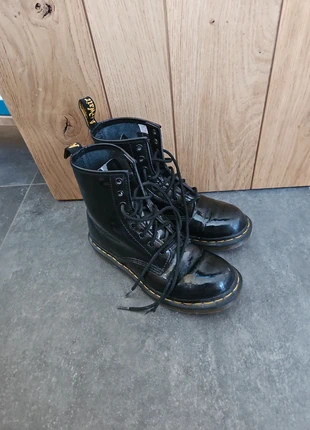 Dr Martens zwart lederen lak veter boots 1460, marca: Dr. Martens, estado: Muito bom, tamanho: 39, €50.00, €53.20 inclui Proteção do Comprador