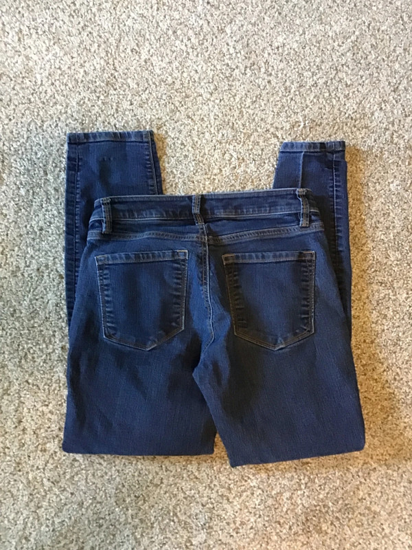 Women’s Ann Taylor Sz 2 Skinny jeans 4