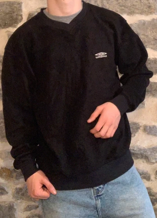 Sweat noir Umbro vintage - taille M, marque: Umbro, état: Très bon état, taille: M, 20,00 €, 21,70 € Protection acheteurs incluse