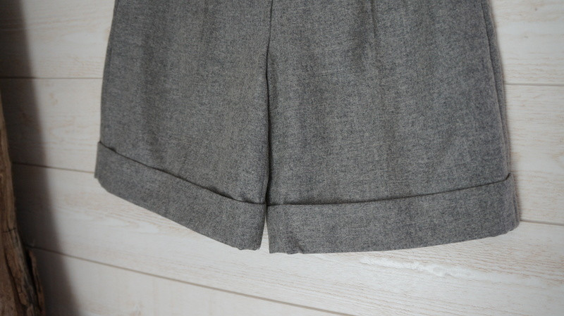 Short gris chiné en laine 5