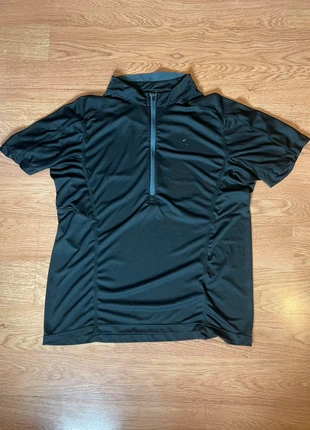 Tee shirt sport arcteryx, marque: Arc'teryx, état: Très bon état, taille: M, 30,00 €, 32,20 € Protection acheteurs incluse