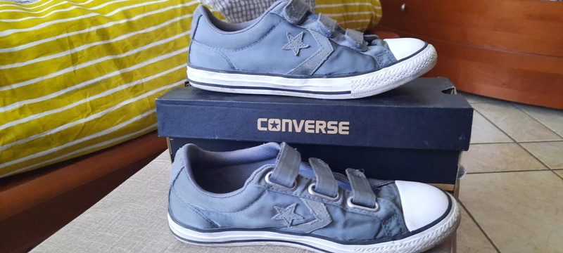 Converse top basse particolari