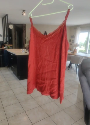 Top sans manche, merk: M&S Mode, staat: Heel goed, maat: 4XL / 48 / 20, € 3,00, € 3,85 inclusief Kopersbescherming