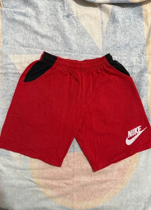Short rouge Nike - Taille S Homme/Femme - Mixte, condition: Good, size: S, €10.00, €11.20 includes Buyer Protection