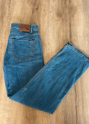 Jeans pantalon droit Volcom 29, marque: Volcom, état: Très bon état, taille: W29 | FR 38, 30,00 €, 32,20 € Protection acheteurs incluse