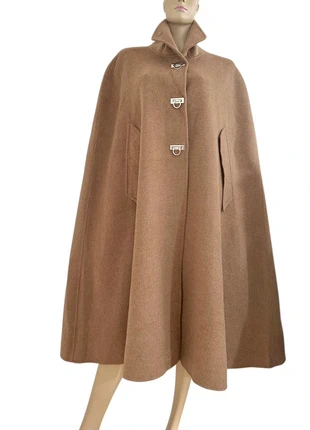 Cape en laine Virgil Sandro, marque: Sandro, état: Neuf avec étiquette, taille: L / 40 / 12, 235,00 €, 247,45 € Protection acheteurs (Pro) incluse