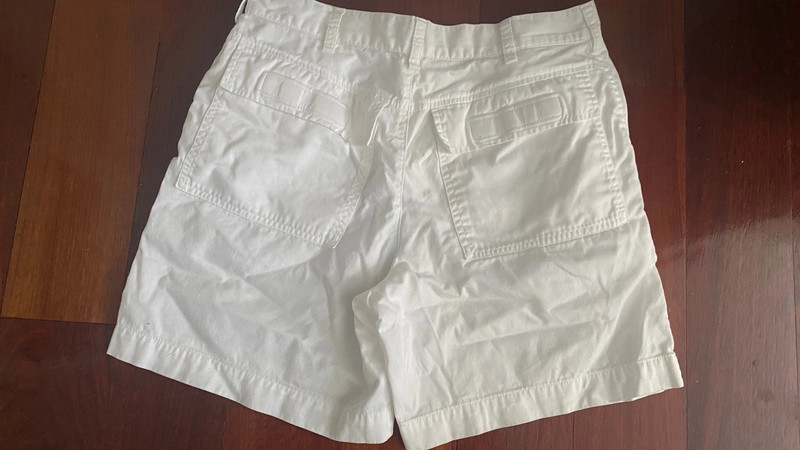 Banana Republic Women’s white shorts size 10 100% cotton 2