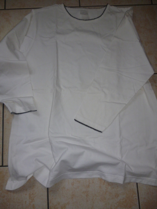 Tee-shirt  blanc  manches longues Taille 40 