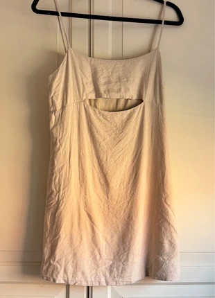 Beige mini-jurkje – Primark – cut-out detail – maat 42 (valt als grote M), merk: Primark, staat: Heel goed, maat: XL / 42 / 14, € 4,00, € 4,90 inclusief Kopersbescherming