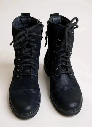 Bottines noires Clarks Orianna en cuir suédé taille 37 ½ état neuf jamais portées, marque: Clarks, état: Neuf sans étiquette, taille: 37.5, 62,00 €, 65,80 € Protection acheteurs incluse