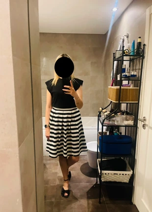 Saia Verão Preta e Branca 38, marca: Mint & Berry, estado: Novo sem etiquetas, tamanho: M / 38 / 10, €10.00, €11.20 inclui Proteção do Comprador