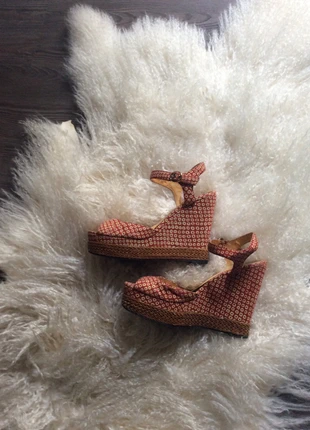 Talons compensés rouges à poids , marque: Cosmoparis, état: Très bon état, taille: 38, 12,00 €, 13,30 € Protection acheteurs incluse