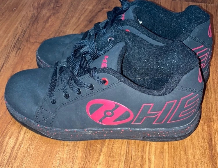 Heelys men’s 7 black & red skate sneaker shoe 1