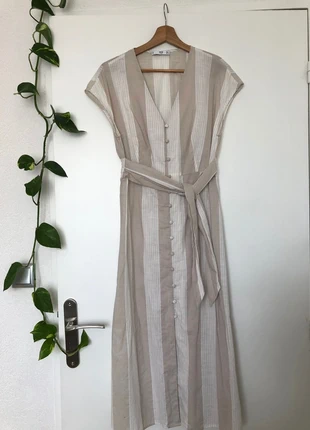 Robe longue avec ceinture Mango beige, marke: Mango, zustand: Sehr gut, größe: S / 36 / 8, 18,00 €, 19,60 € inklusive Vinted-Käuferschutz