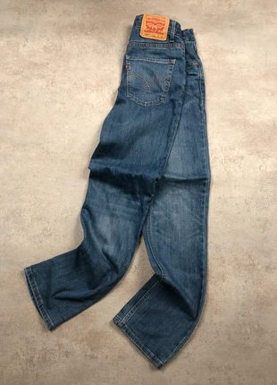 Jean Levi’s femme vintage modèle coupe droite 511 taille 14 regular / W27 L29, marke: Levi's, zustand: Sehr gut, größe: XXS / 32 / 4, 19,90 €, 21,60 € inklusive Vinted-Käuferschutz