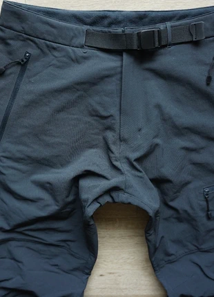 Mountain Equipment robuste Softshell Hose - Gr. 32/M - Schwarz, merk: Mountain Equipment, staat: Goed, maat: M, € 42,00, € 44,80 inclusief Kopersbescherming